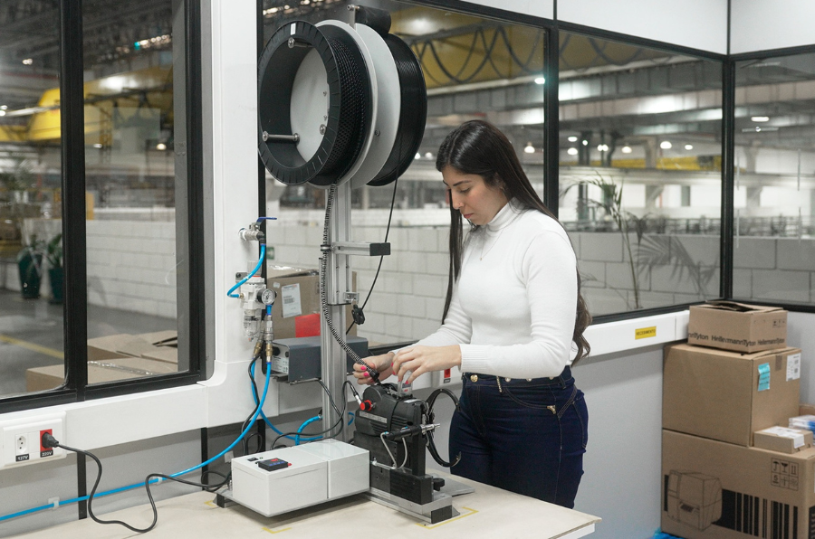 worker in the factory